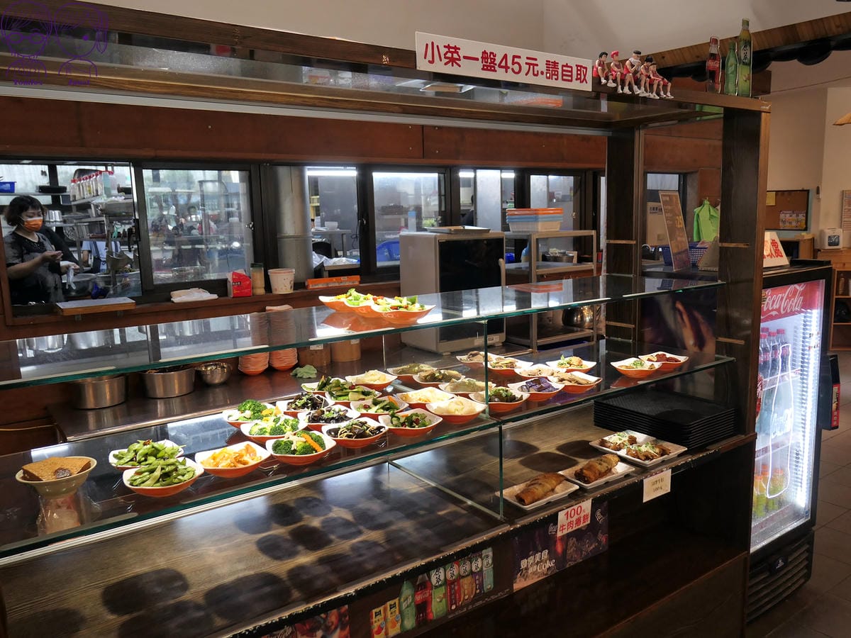 17 老皮牛肉麵頭份(尚順店) 小菜.jpg