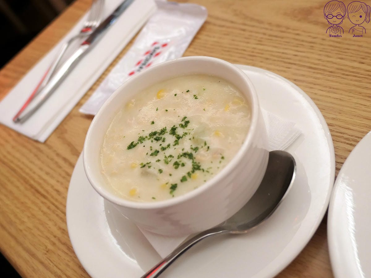 26 TGI FRIDAYS 四人派對餐 雞蓉玉米濃湯.jpg