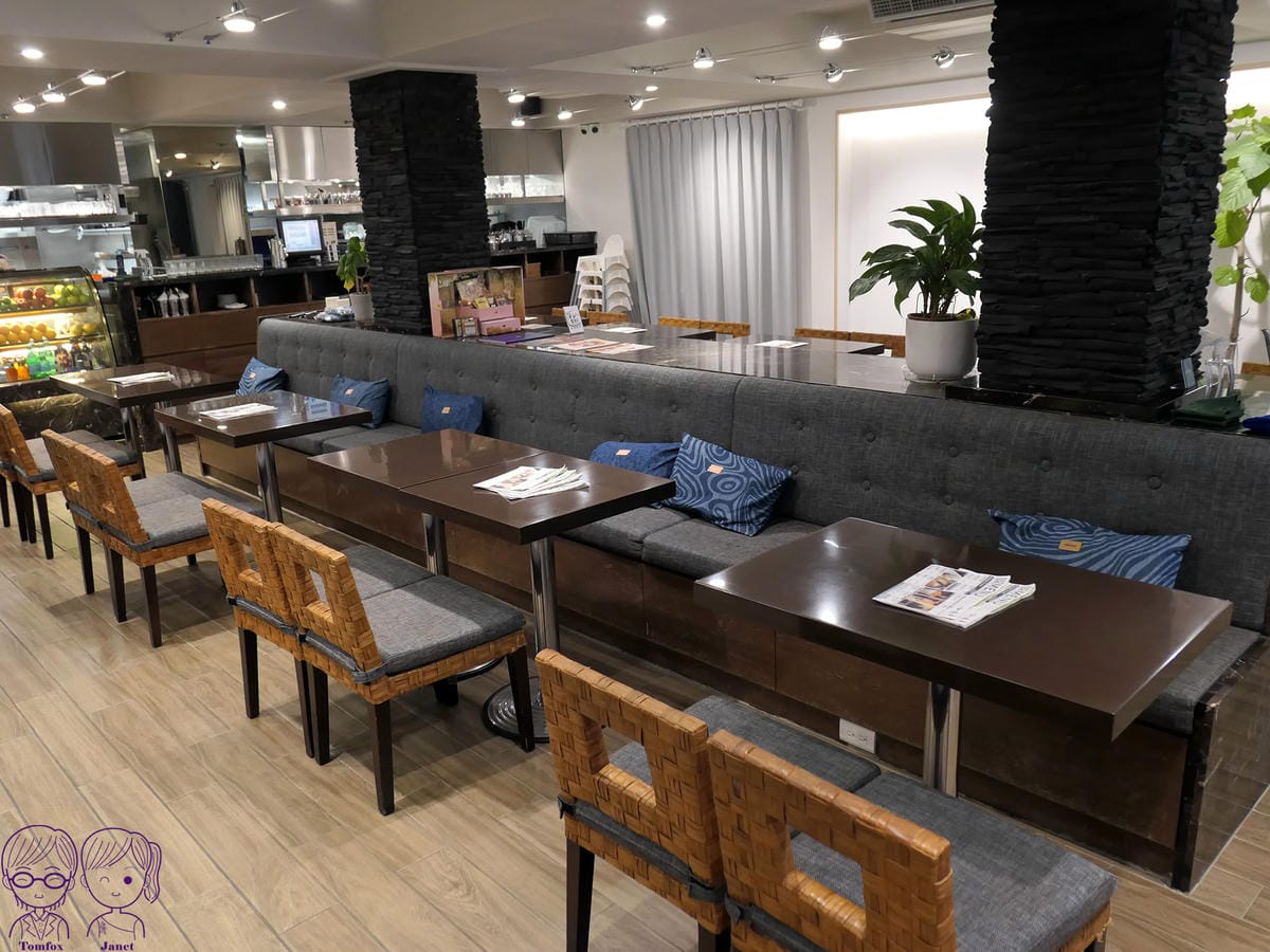 7 咖啡弄 站前店 沙發區.jpg 7 咖啡弄 站前店 沙發區.jpg