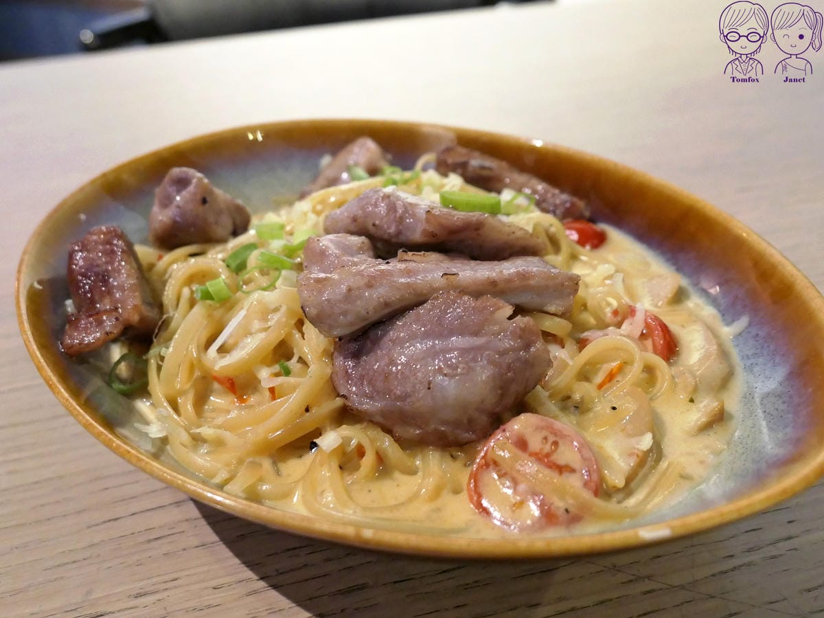 68 華山町餐酒館 油封蒜奶油炭烤伊比利豬肋排麵.jpg
