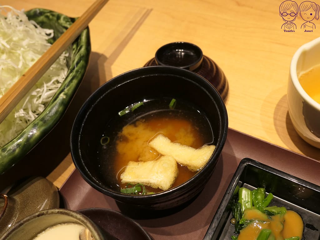 台北 - 勝博殿 日式豬排 高麗菜絲、醬菜、米飯、味噌湯 吃 19 勝博殿 味噌湯