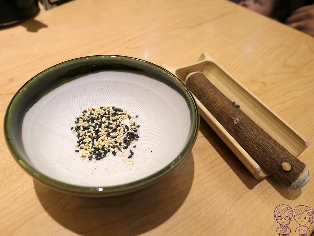 台北 - 勝博殿 日式豬排 高麗菜絲、醬菜、米飯、味噌湯 吃 48 勝博殿 黑白芝麻