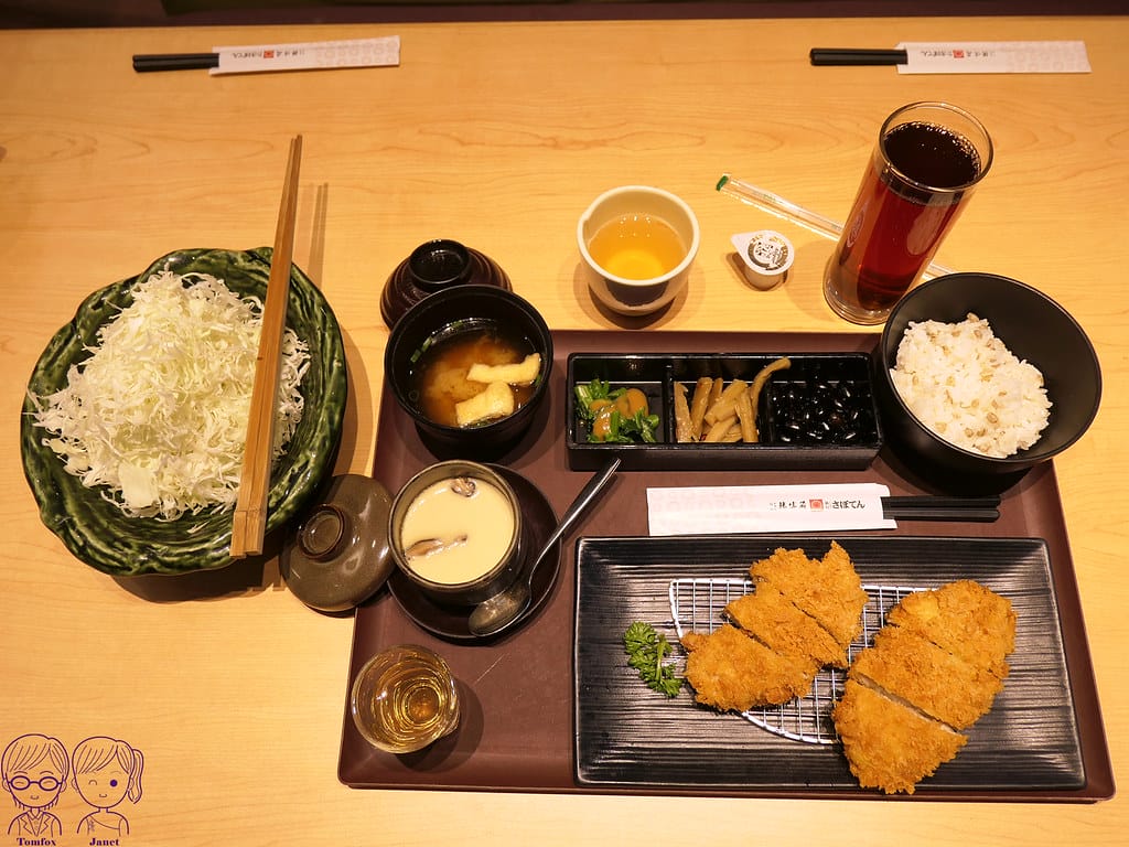 台北 - 勝博殿 日式豬排 高麗菜絲、醬菜、米飯、味噌湯 吃 16 勝博殿 酥嫩腰內豬排特餐
