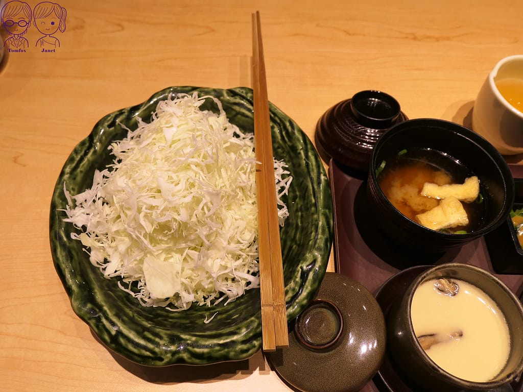 台北 - 勝博殿 日式豬排 高麗菜絲、醬菜、米飯、味噌湯 吃 17 勝博殿 高麗菜