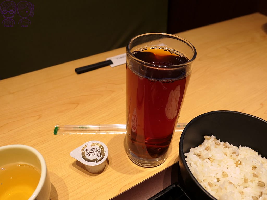 台北 - 勝博殿 日式豬排 高麗菜絲、醬菜、米飯、味噌湯 吃 24 勝博殿 冰紅茶