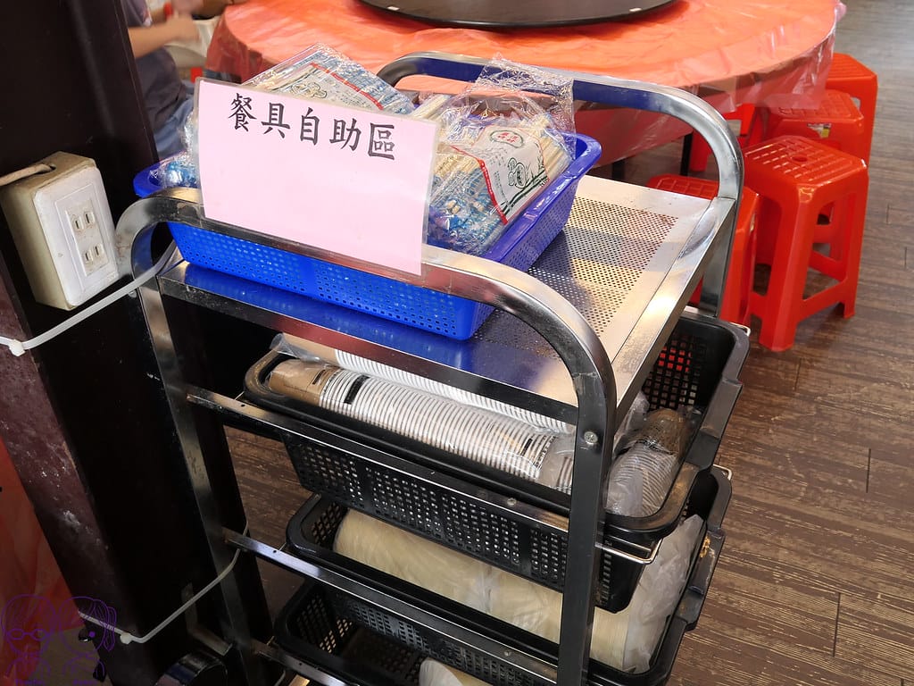 宜蘭五結 - 百匯窯烤雞餐廳 十大好食 江振誠 免費停車 12 百匯窯烤雞餐廳 餐具