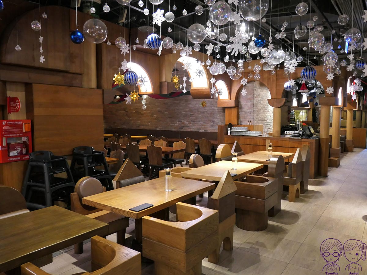 30 金色三麥 板橋大遠百 座位 童趣.jpg