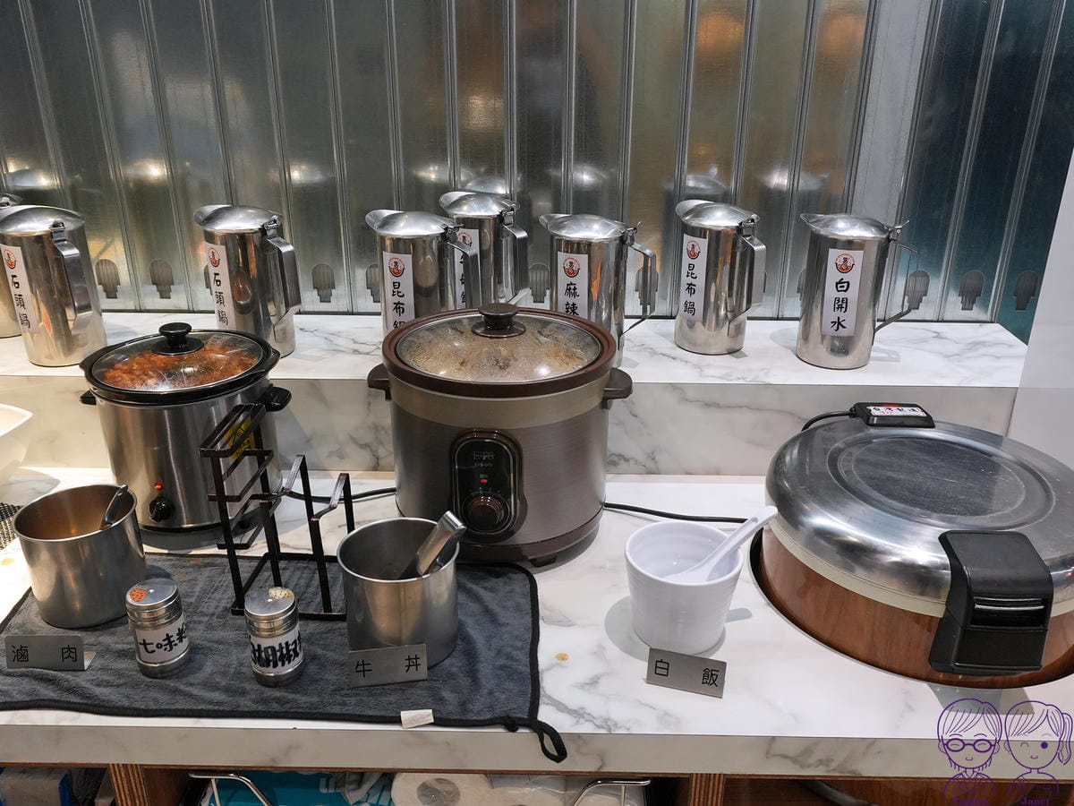 26 韓哥哥石頭火鍋 白飯+滷肉或牛肉.jpg