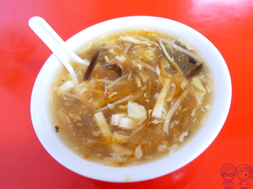 18 吉祥鮮肉小籠包 酸辣湯