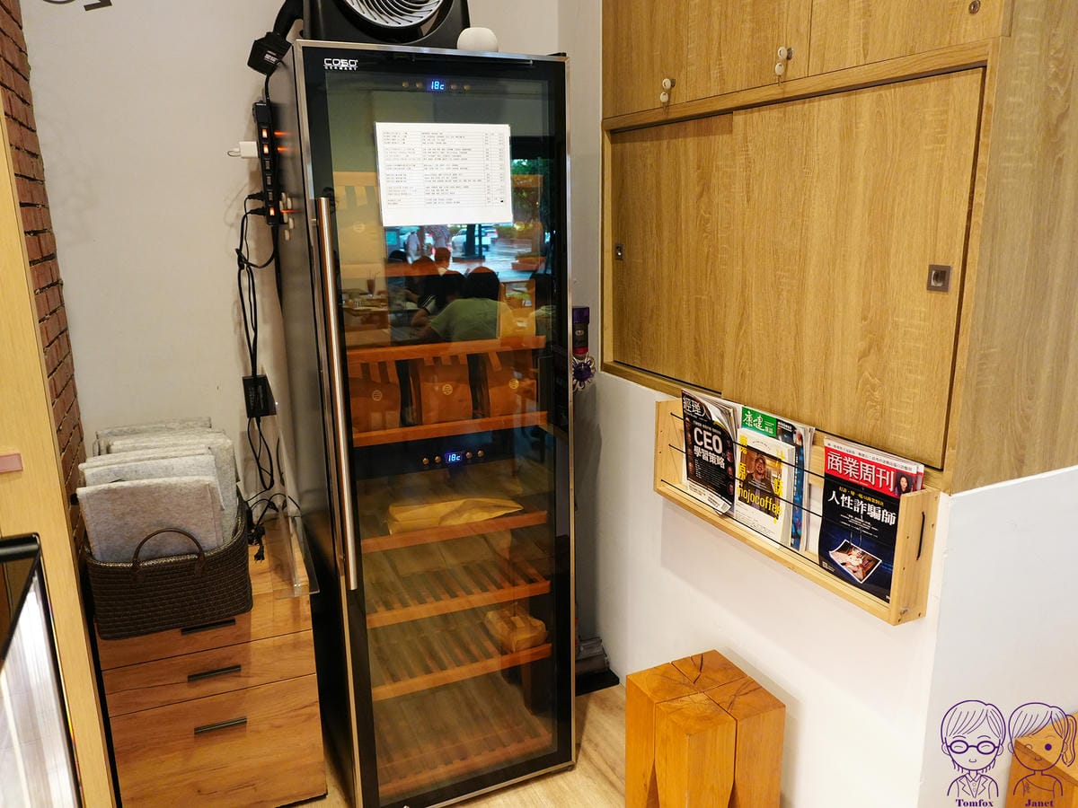 11 波赫士領地 明水店 電子恆溫酒櫃.jpg 11 波赫士領地 明水店 電子恆溫酒櫃.jpg