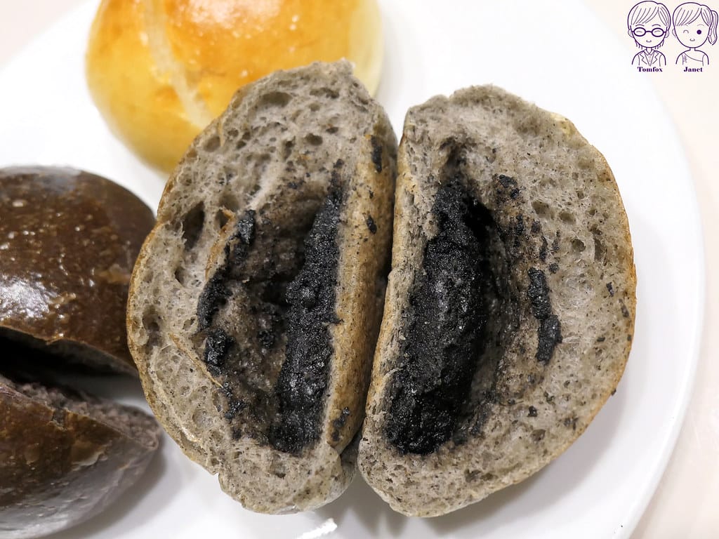 46 丰里烘焙 極黑芝麻包