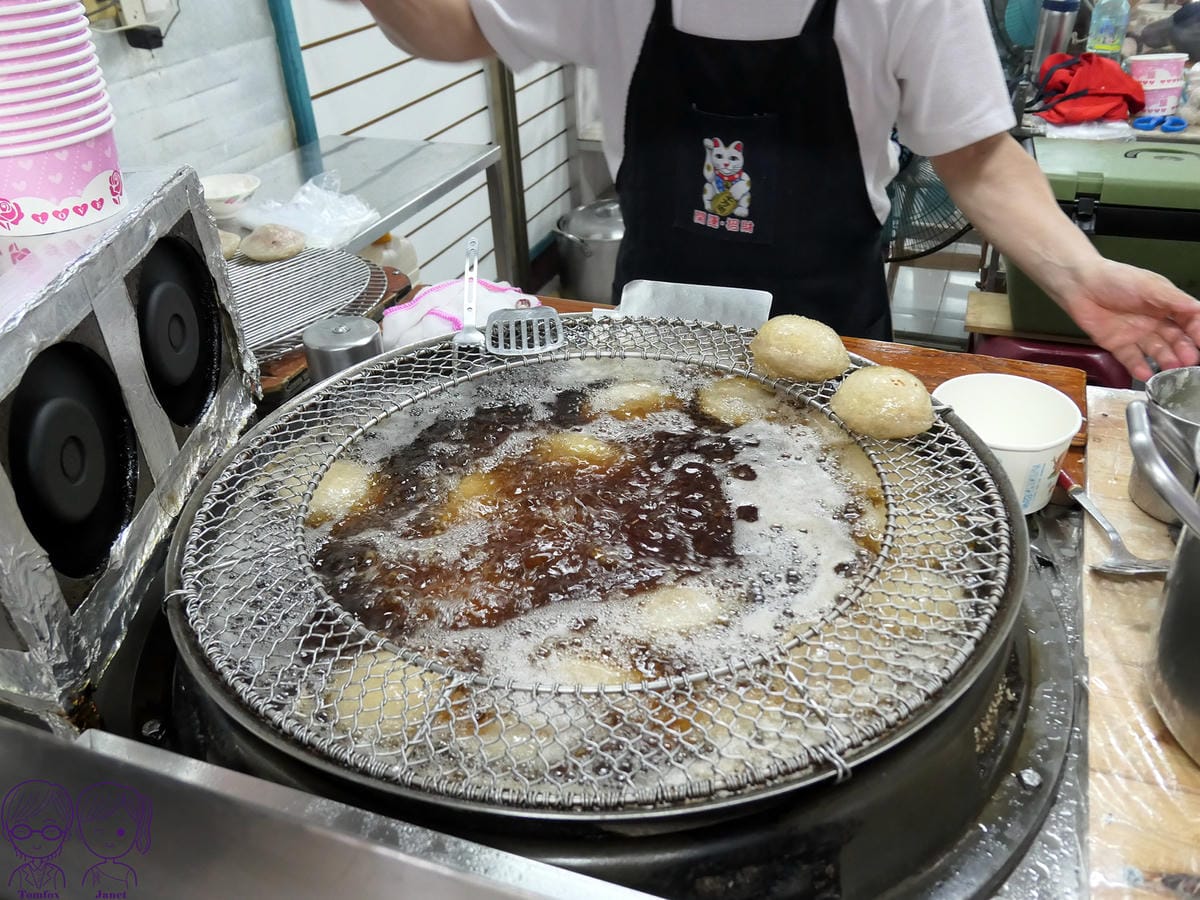 5 阿財彰化肉圓 先蒸後炸.jpg