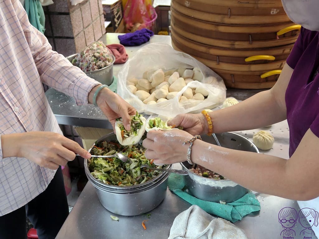 金山王肉包 台北金山老街 超人氣排隊手工包子饅頭 菜單 3 金山王肉包 手工