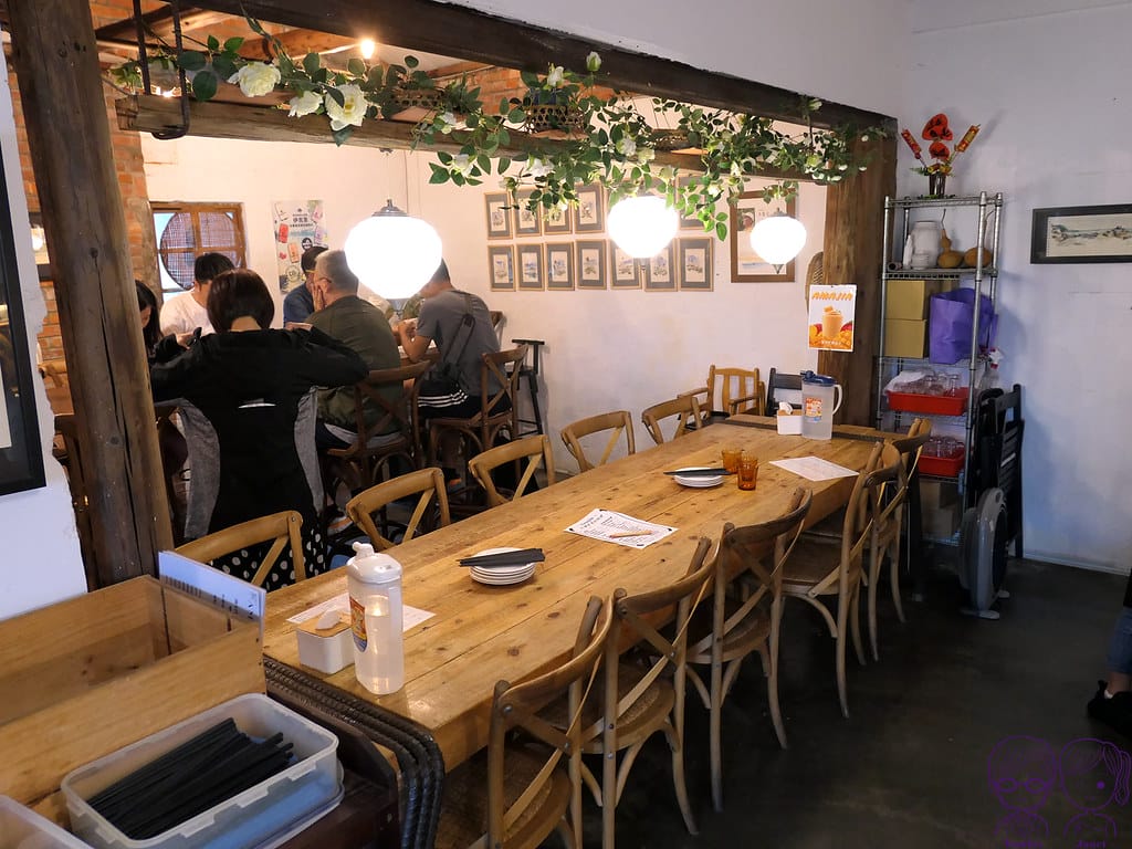 10 Amajia阿嬤家 漁村料理餐廳 大長桌
