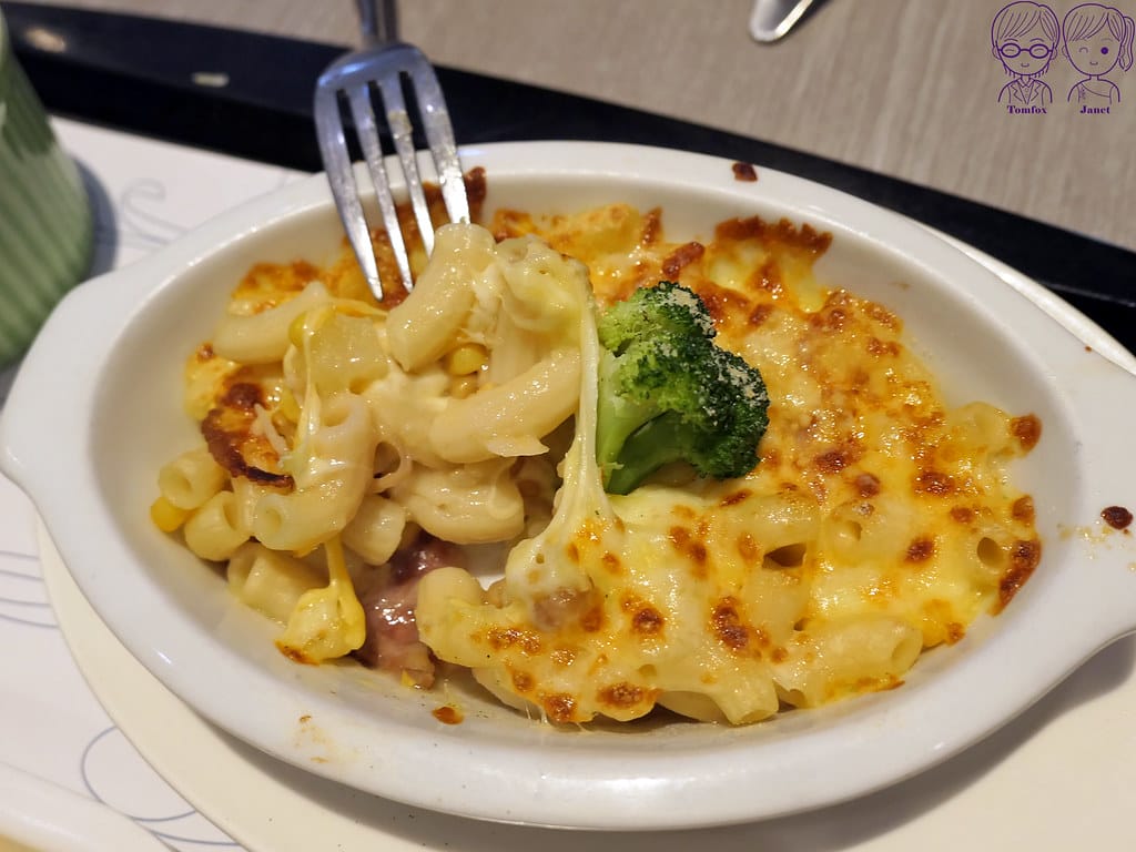 33 花盒子 兒童餐 A餐 焗烤麵