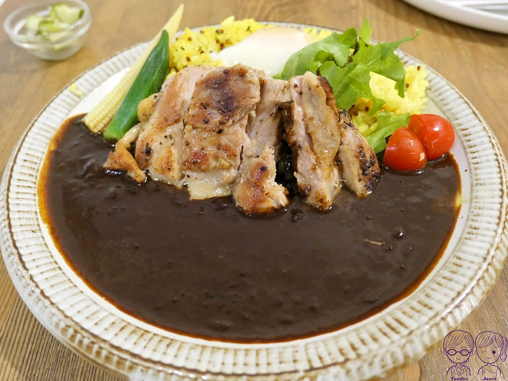 32 waku waku burger 黑咖哩雞腿肉咖哩飯 雞腿肉