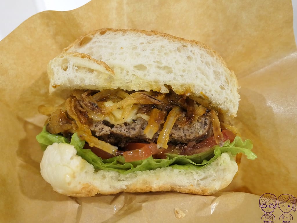 25 waku waku burger 炸洋蔥富士山牛肉堡