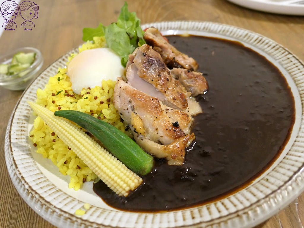 30 waku waku burger 黑咖哩雞腿肉咖哩飯