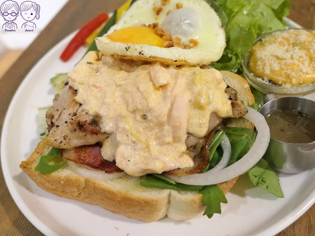 38 waku waku burger 奶油煎明太子雞腿肉早午餐