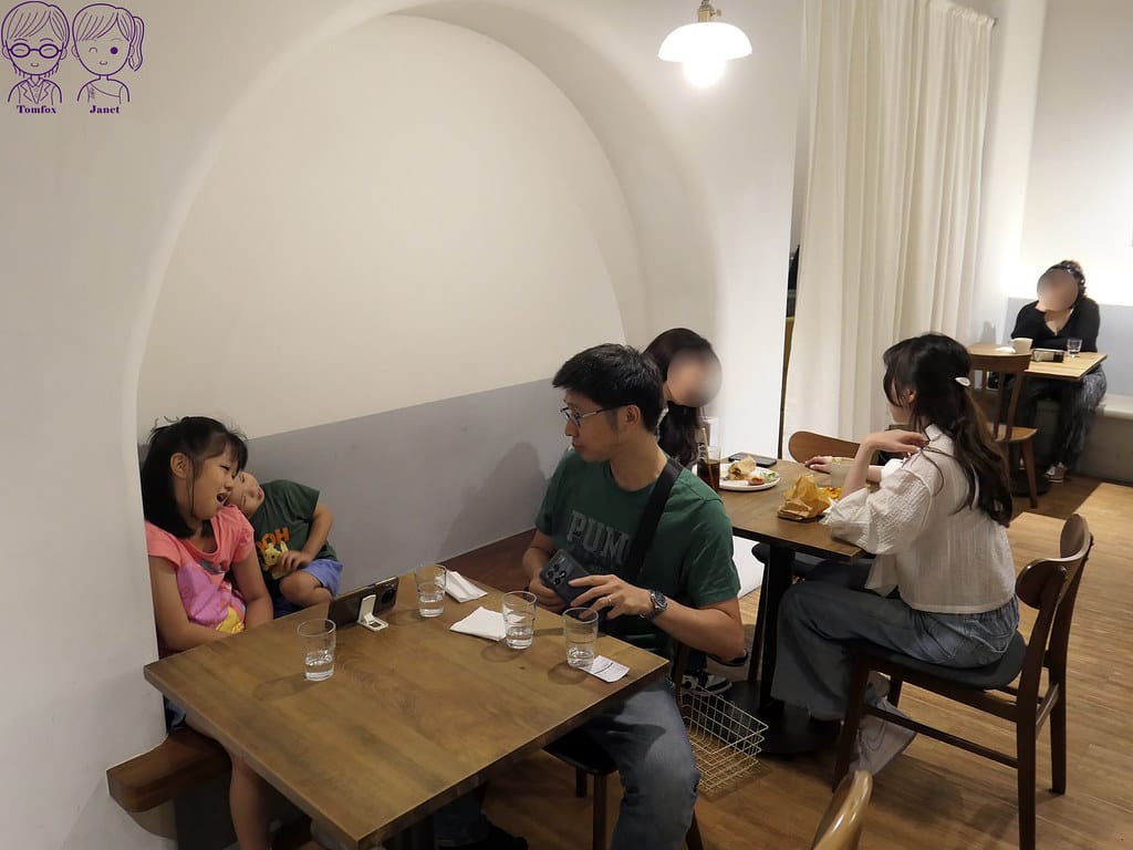 5 waku waku burger 中山店