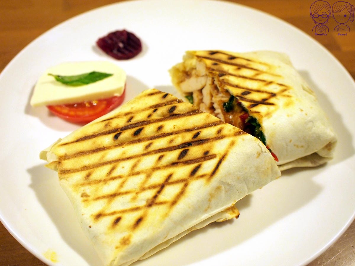 59 覺旅咖啡 BBQ雞肉熱壓磚餅.jpg