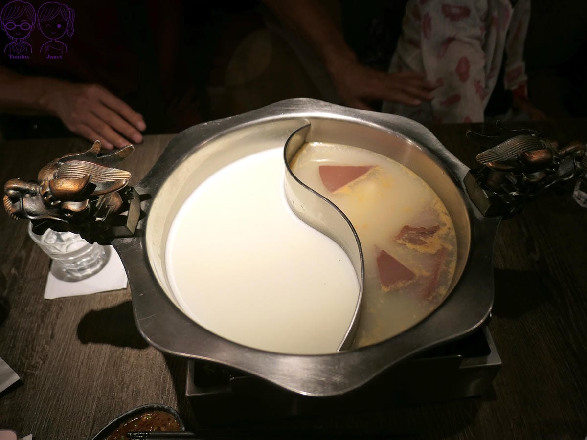 19 瓦法奇朵 香純牛奶鍋+大骨湯.jpg