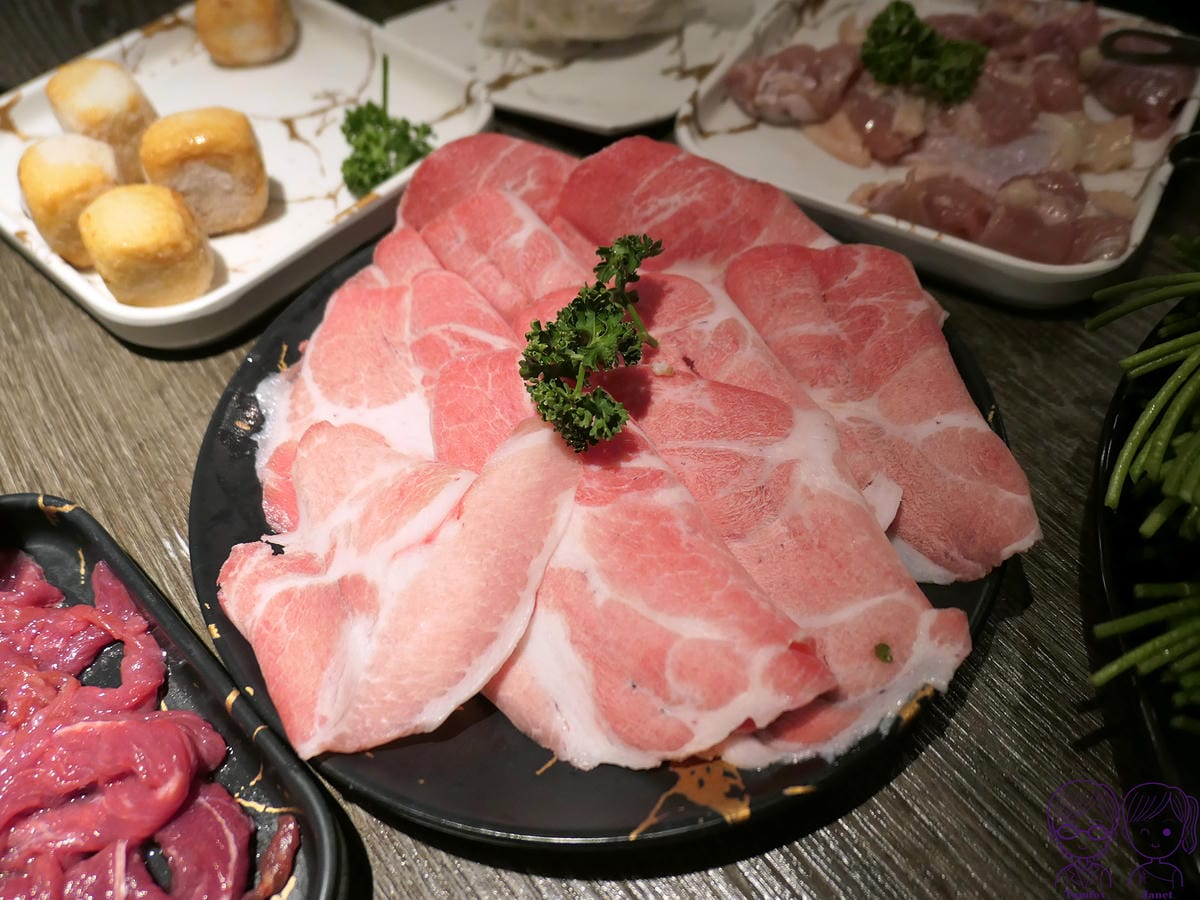 24 瓦法奇朵 頂級台灣梅花豬.jpg