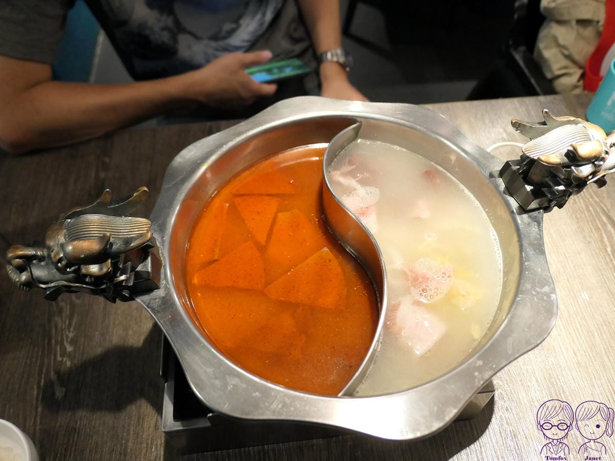 15 瓦法奇朵 麻辣鍋+酸菜白肉鍋.jpg