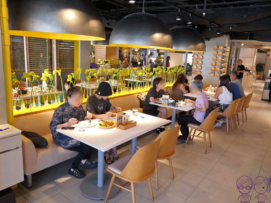 5 YABI KITCHEN 誠品南西店 內用座位