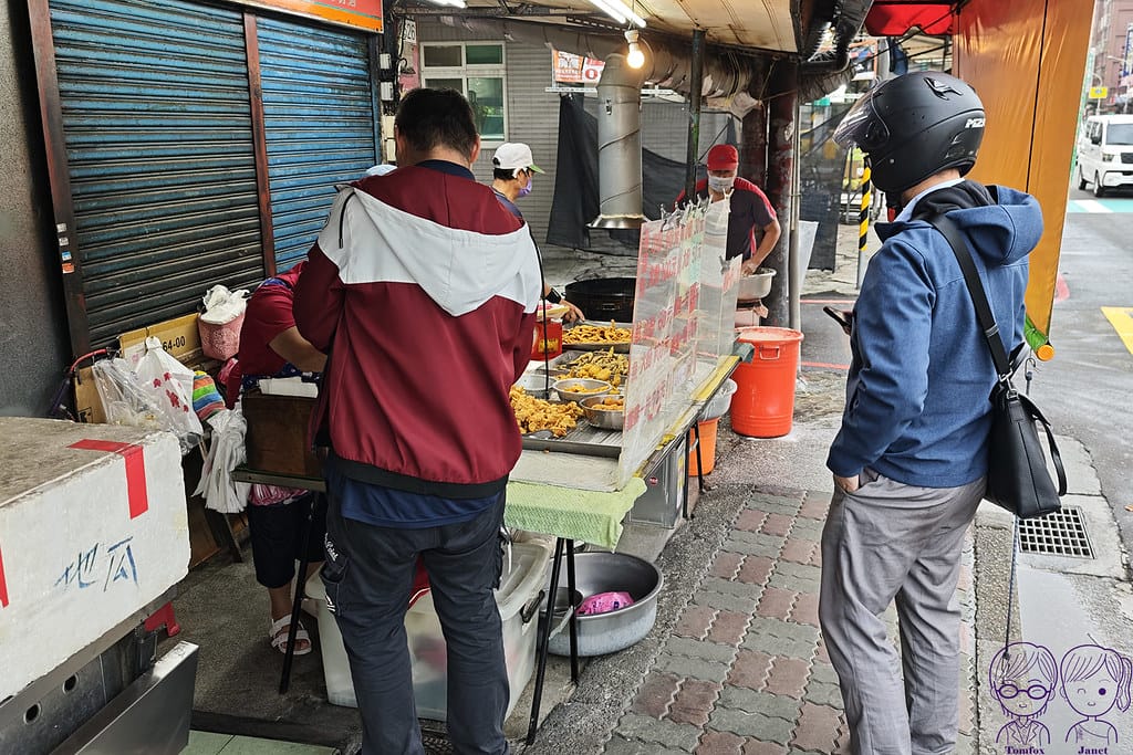 5 化成路炸雞店 人潮