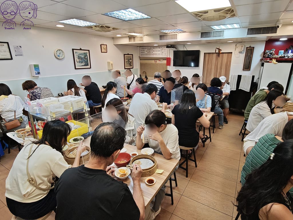 8 福大蒸餃館 內用空間 客滿