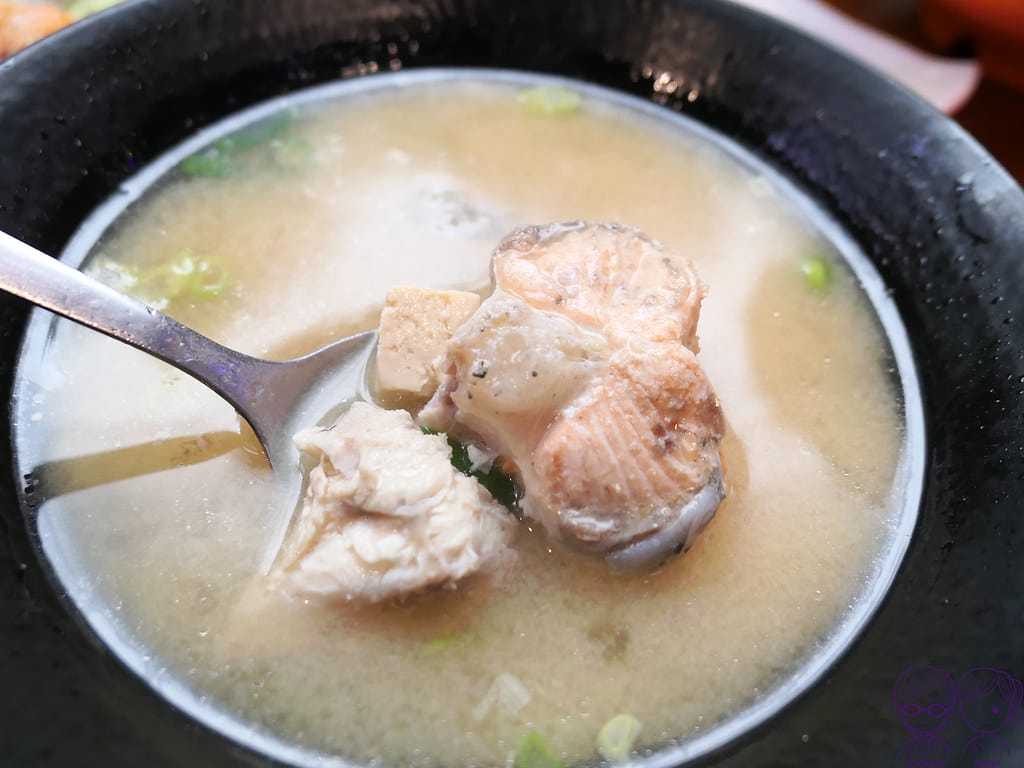 21 三多屋爸爸嘴 味噌湯 鮭魚肉