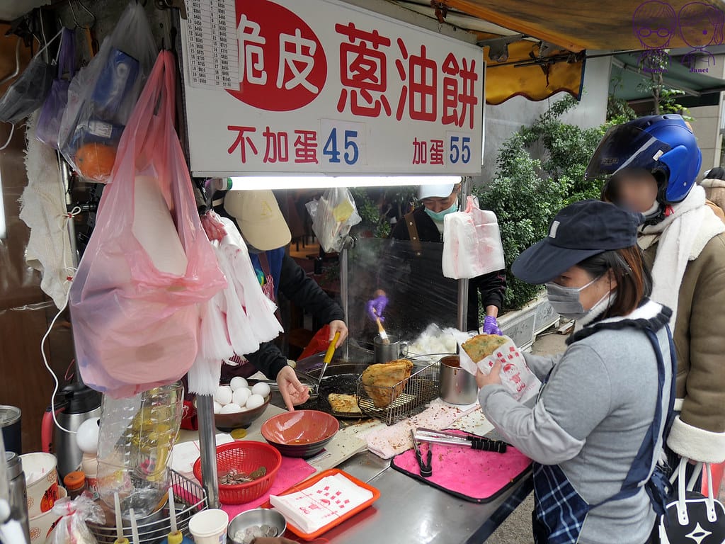 台北北車後站美食小吃 黃福龍脆皮蔥油餅 x 181春霞水 5 黃福龍脆皮蔥油餅
