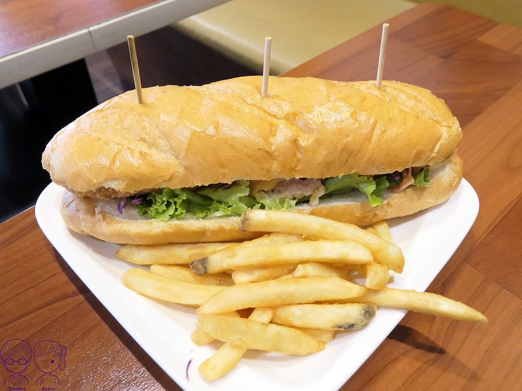 30 WOW瓦屋餐廚 起司豬肉潛艇堡
