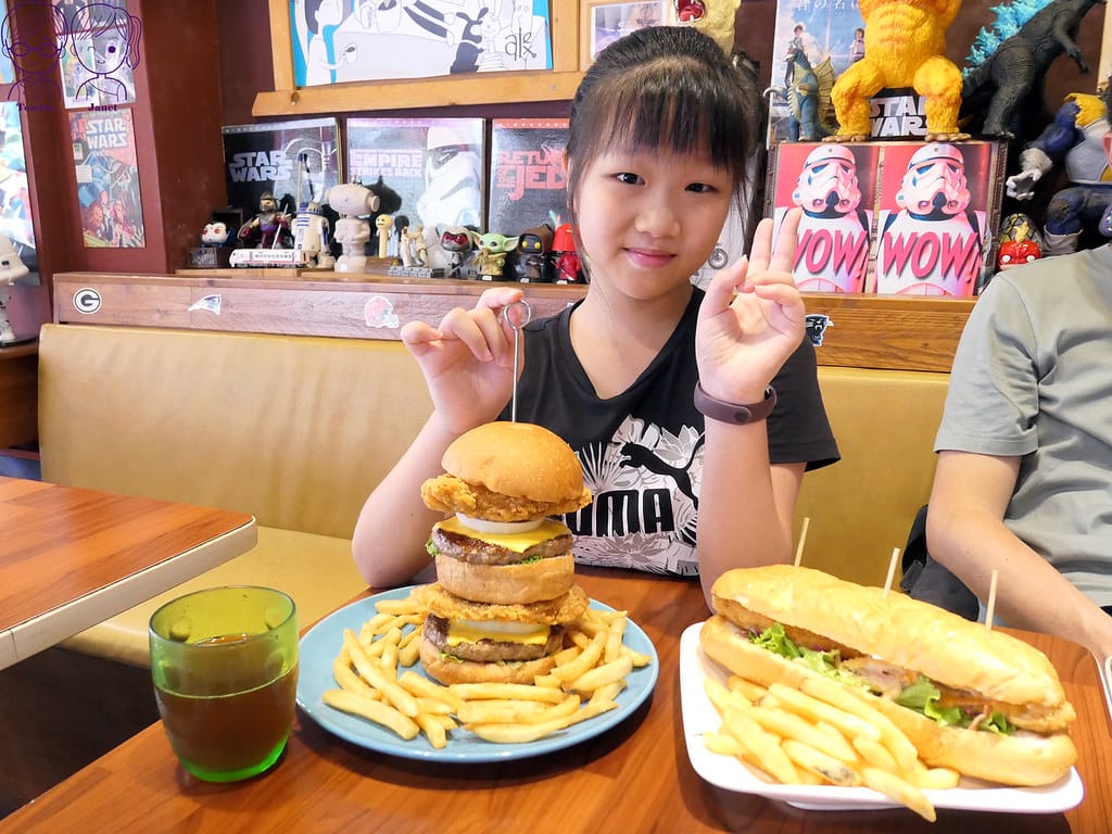 21 WOW瓦屋餐廚 巨人漢堡 絕地之塔