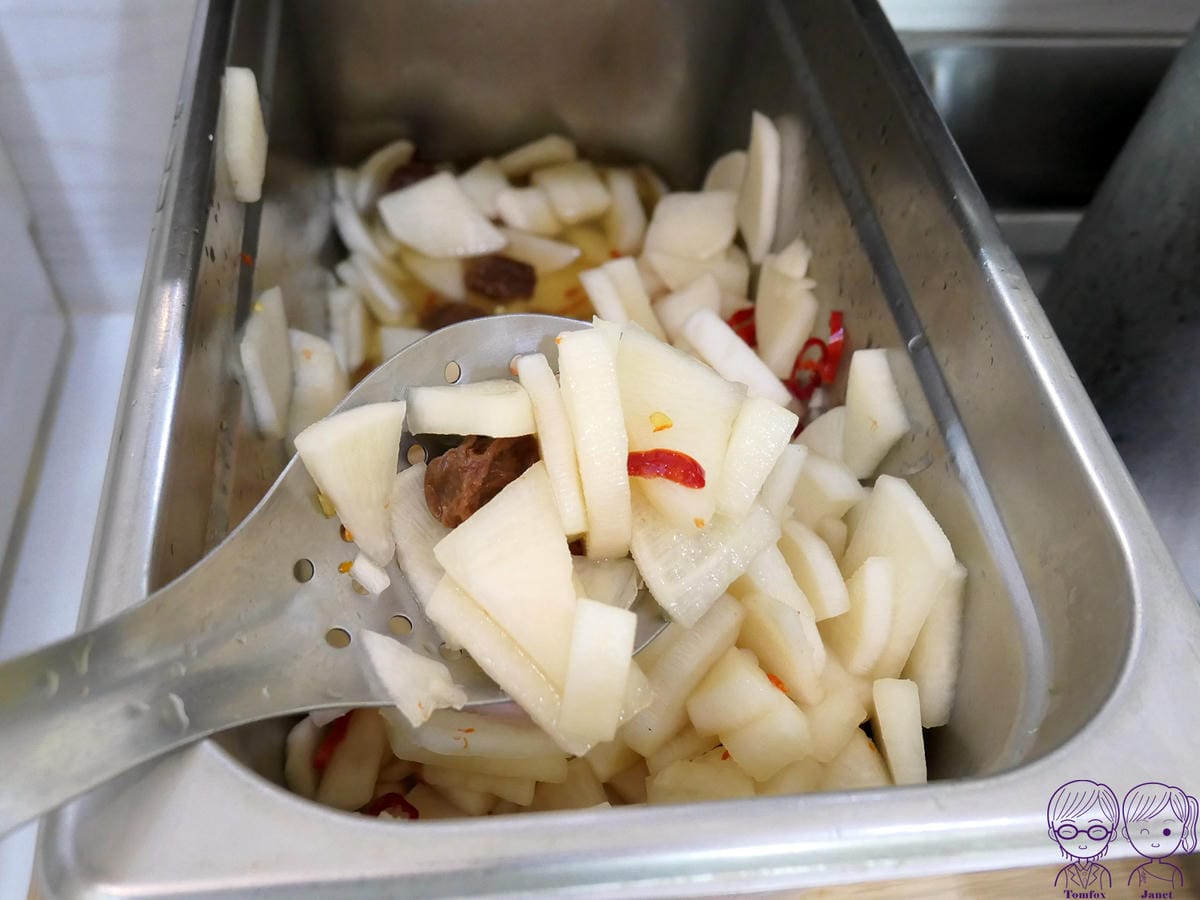 22 烤食煮盒 自助區 醃蘿蔔.jpg 22 烤食煮盒 自助區 醃蘿蔔.jpg