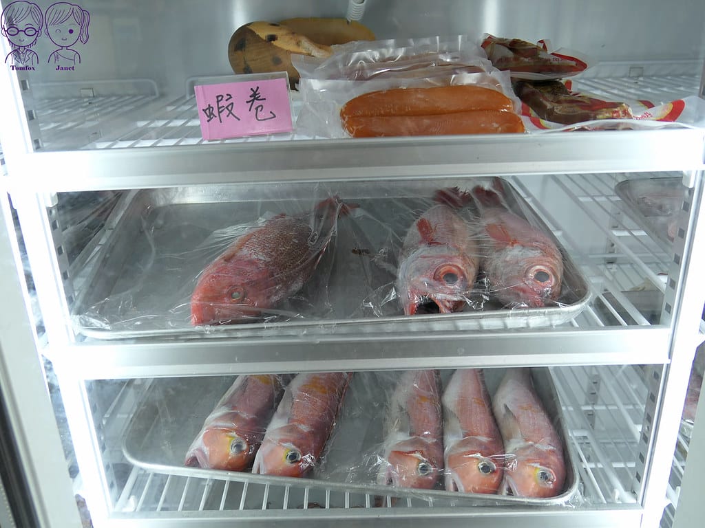 阿國海鮮 預約制無菜單料理 炭火黑糖桂圓粉圓喝到飽 宜蘭壯圍 10 阿國海鮮 冰箱