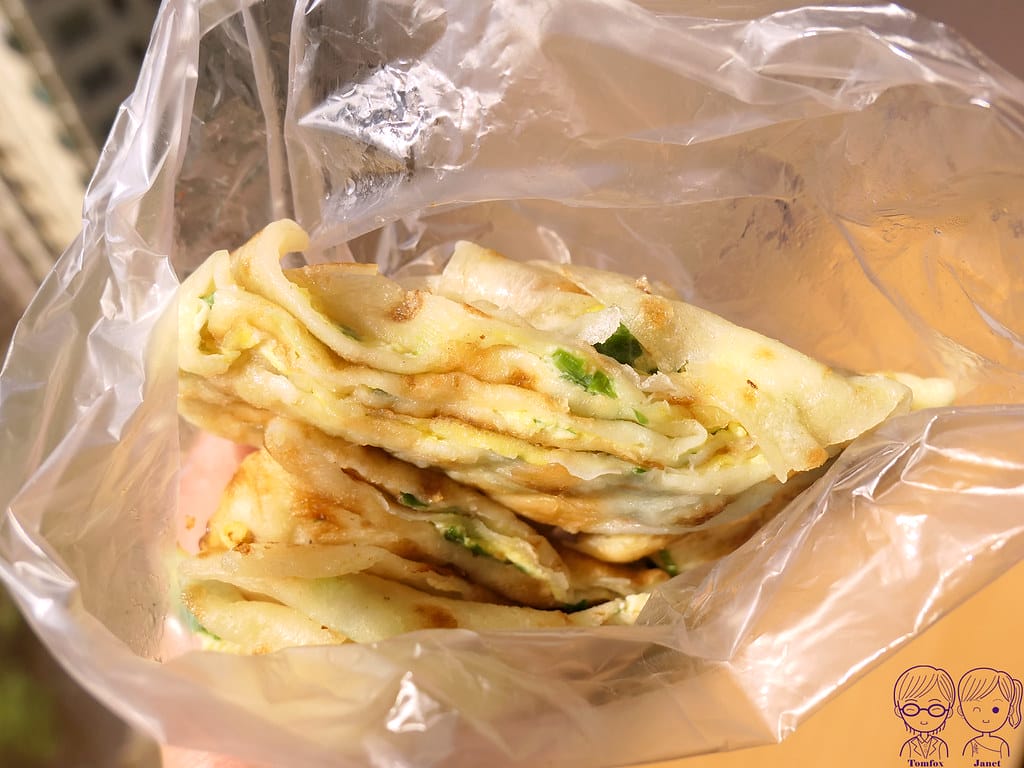 新銘早餐店 新竹南大路高人氣小籠包、蛋餅、蔥油餅 排隊傳統早 27_ 新銘早餐店 蛋餅
