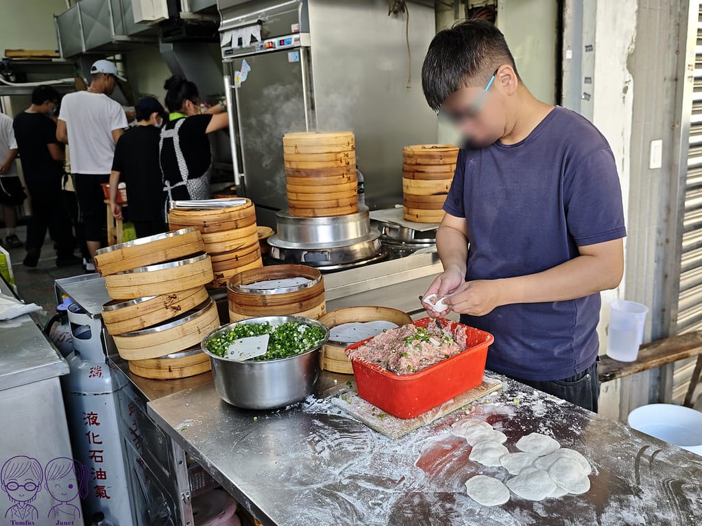 新銘早餐店 新竹南大路高人氣小籠包、蛋餅、蔥油餅 排隊傳統早 11 新銘早餐店 手工自製 小籠包