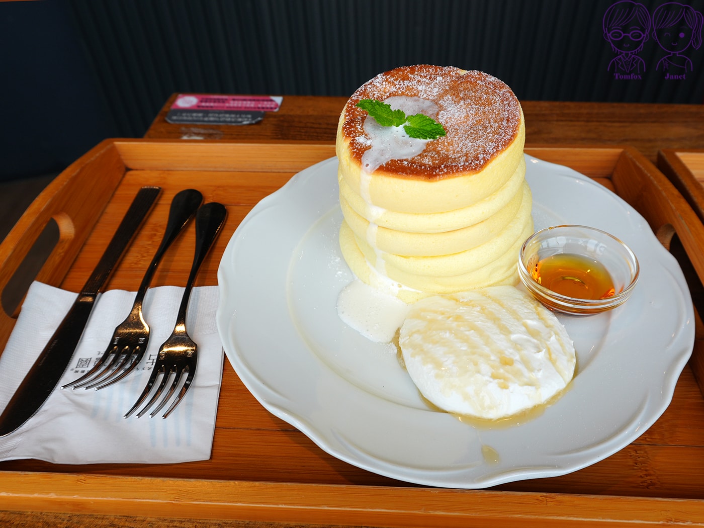 台中三井OUTLET咖啡廳推薦｜ROSE HOUSE CAFÉ 180度港景第一排！超厚三層舒芙蕾必吃
