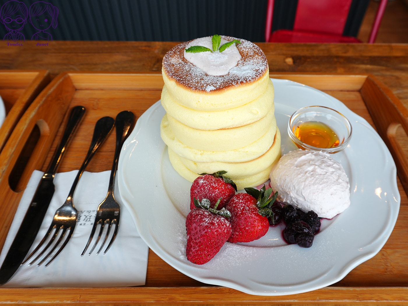 台中三井OUTLET咖啡廳推薦｜ROSE HOUSE CAFÉ 180度港景第一排！超厚三層舒芙蕾必吃