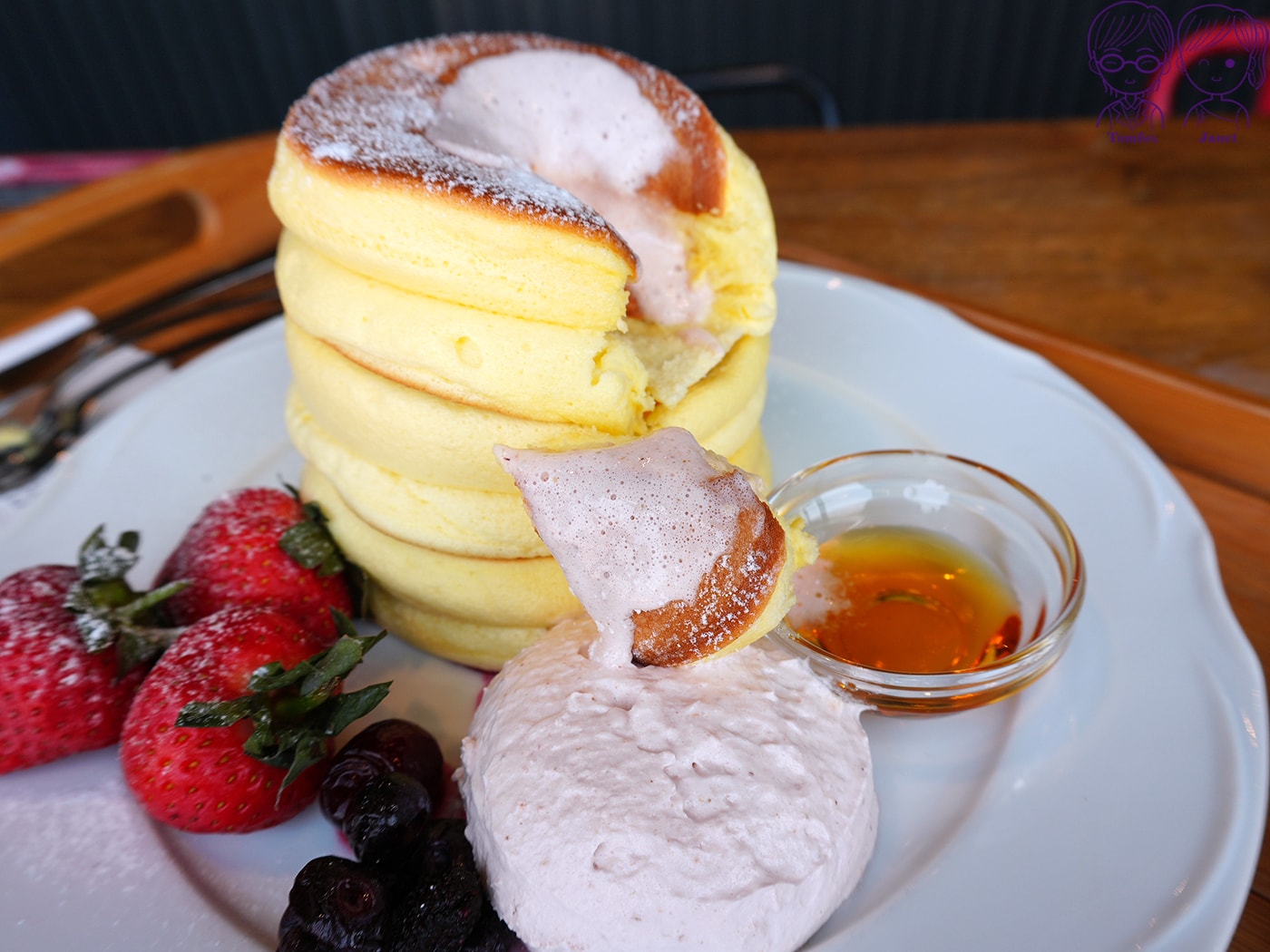台中三井OUTLET咖啡廳推薦｜ROSE HOUSE CAFÉ 180度港景第一排！超厚三層舒芙蕾必吃