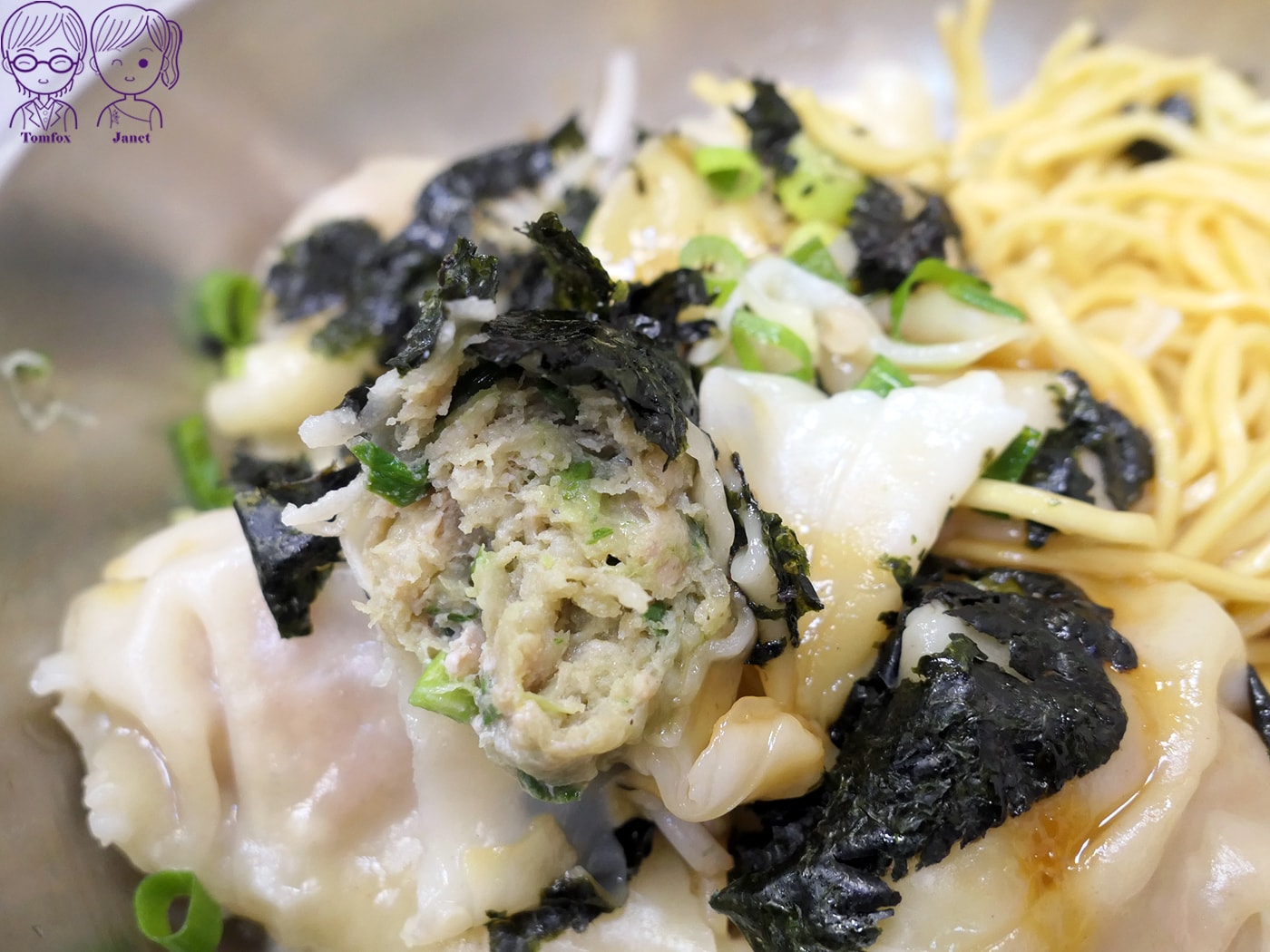 新莊美食｜云享小吃店：爆餡鍋貼+巨型水餃，在地人氣小吃店，被封新莊神級存在