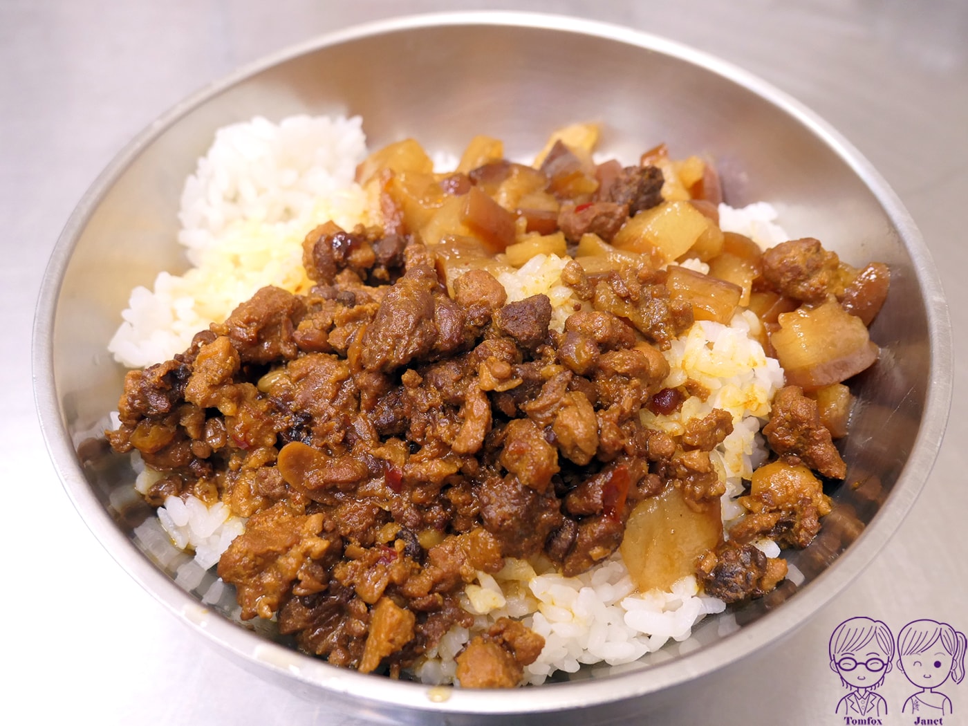 新莊美食｜云享小吃店：爆餡鍋貼+巨型水餃，在地人氣小吃店，被封新莊神級存在