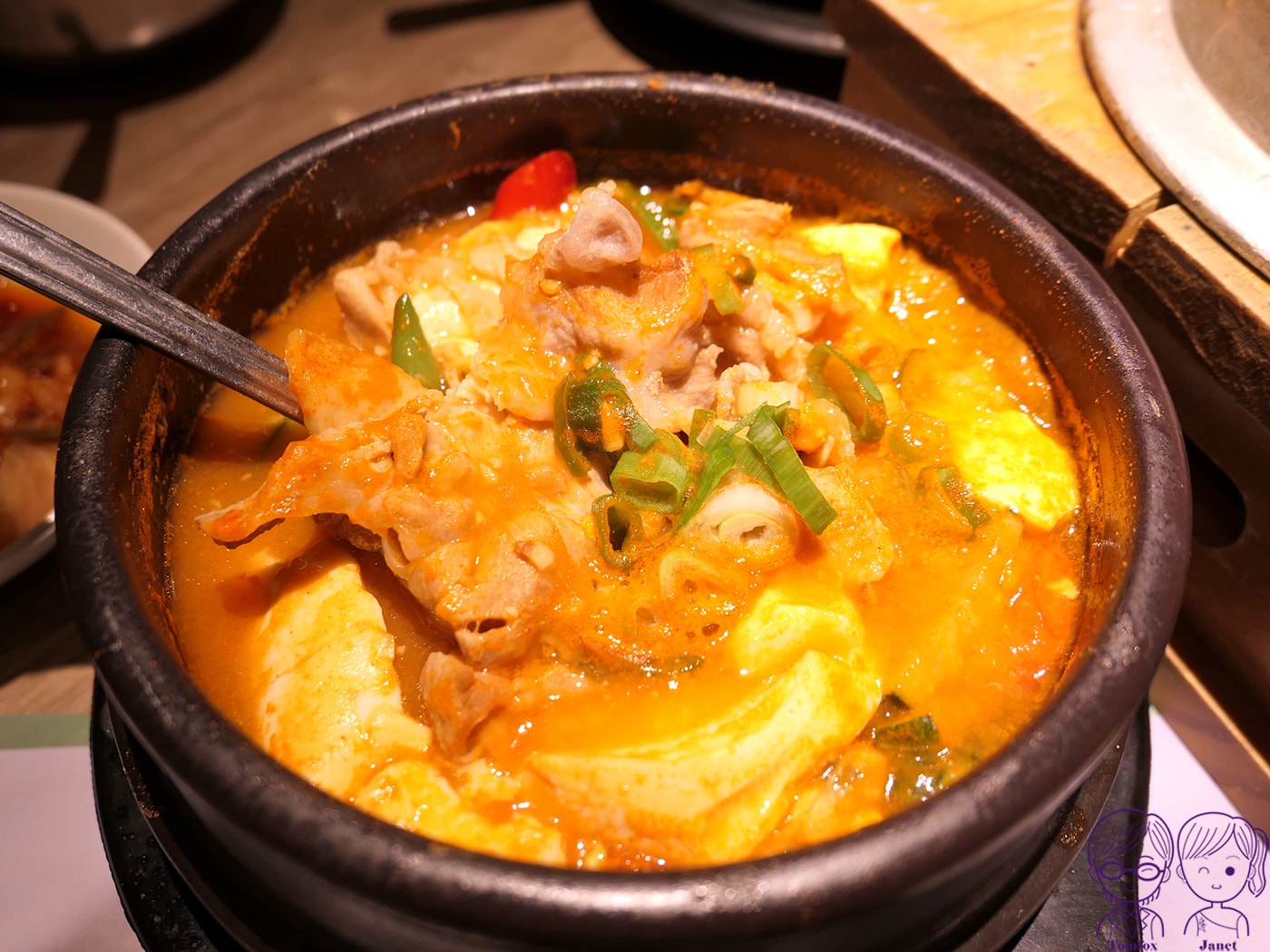 新莊美食推薦|宏匯廣場《豆腐村》韓式嫩豆腐煲,小菜、飲料、豆腐霜淇淋吃到飽,附兒童餐、素食鍋 - 第43張圖 新莊美食推薦|宏匯廣場《豆腐村》韓式嫩豆腐煲,小菜、飲料、豆腐霜淇淋吃到飽,附兒童餐、素食鍋