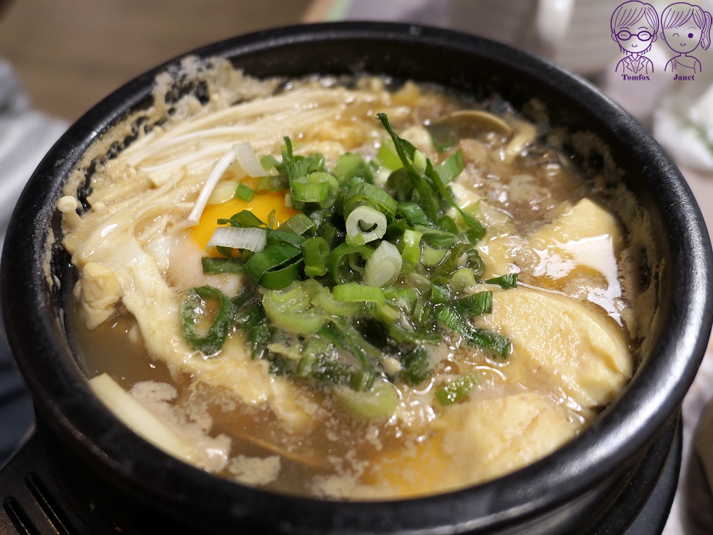 新莊美食推薦|宏匯廣場《豆腐村》韓式嫩豆腐煲,小菜、飲料、豆腐霜淇淋吃到飽,附兒童餐、素食鍋 - 第51張圖 新莊美食推薦|宏匯廣場《豆腐村》韓式嫩豆腐煲,小菜、飲料、豆腐霜淇淋吃到飽,附兒童餐、素食鍋