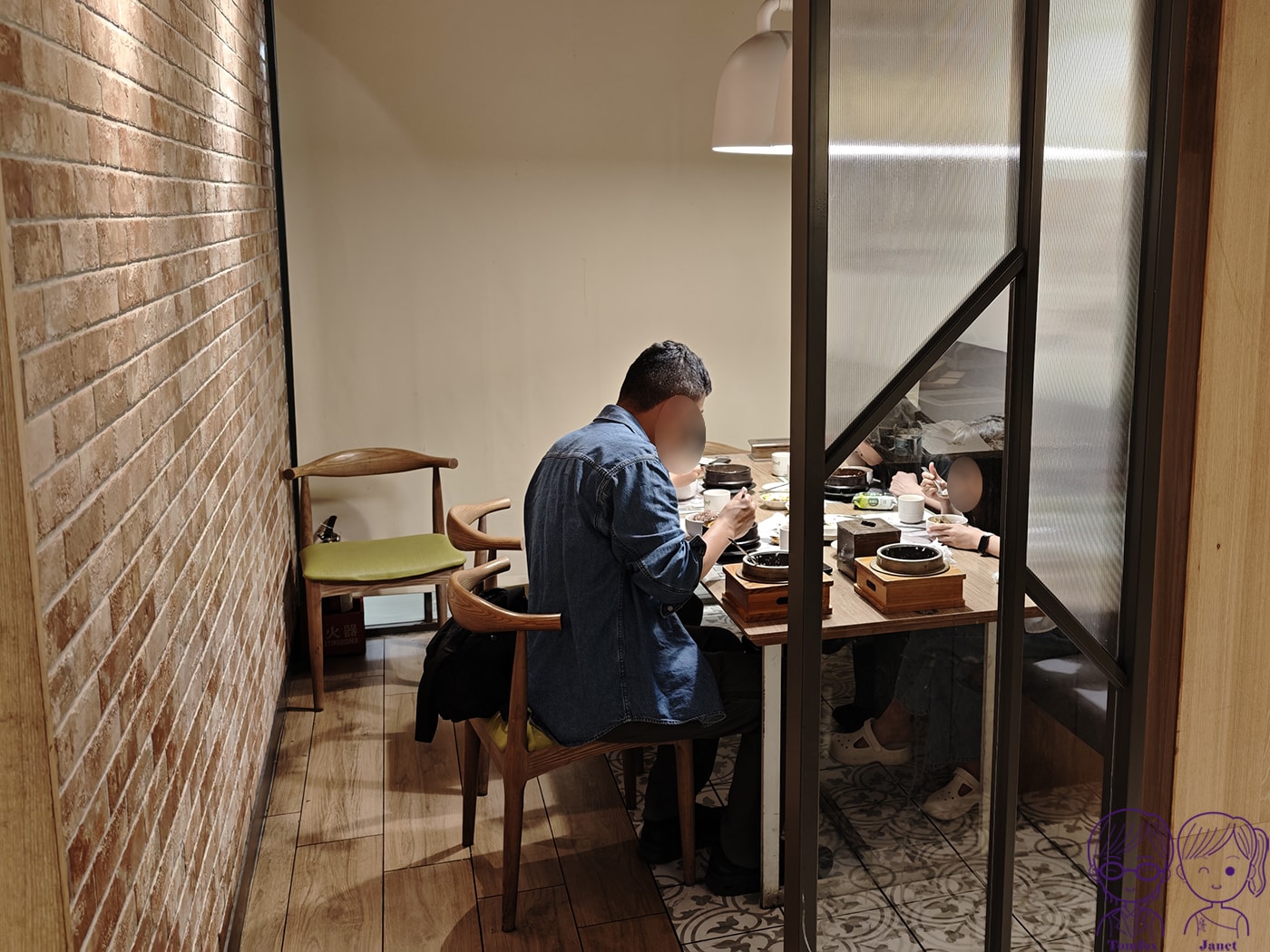 新莊美食推薦|宏匯廣場《豆腐村》韓式嫩豆腐煲,小菜、飲料、豆腐霜淇淋吃到飽,附兒童餐、素食鍋 - 第9張圖 新莊美食推薦|宏匯廣場《豆腐村》韓式嫩豆腐煲,小菜、飲料、豆腐霜淇淋吃到飽,附兒童餐、素食鍋