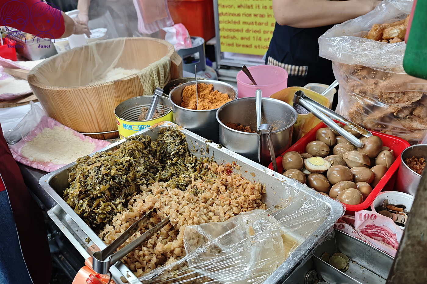 台北車站排隊美食｜《飯糰霸》古早味大飯糰，銅板價就能吃飽飽