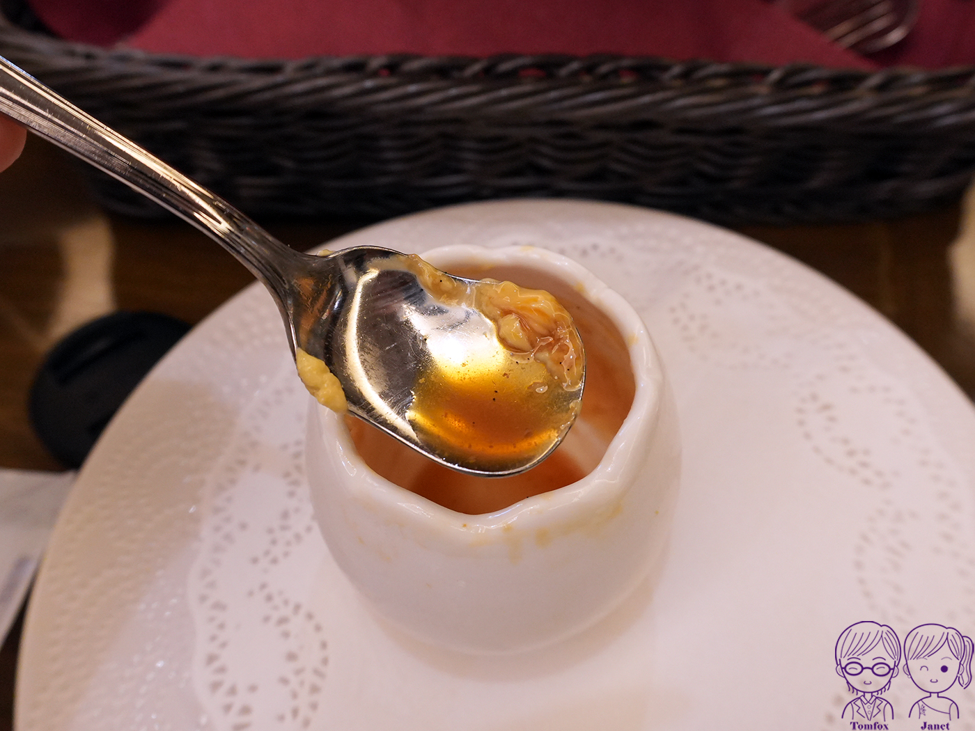岡山車站美食｜岡山格蘭比亞飯店 Lumière 豪華水果聖代，季節限定白桃、麝香葡萄下午茶甜點