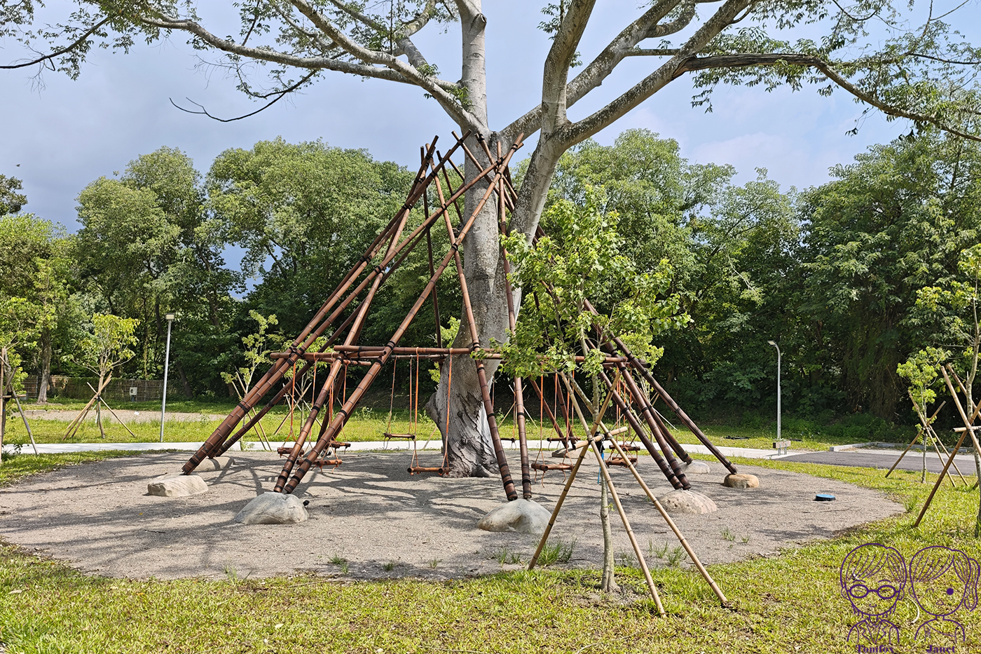 雲林斗六免門票景點｜斗六糖廠竹創基地，百年糖廠變身竹藝園區，竹苑親子遊戲場、台糖冰品必吃